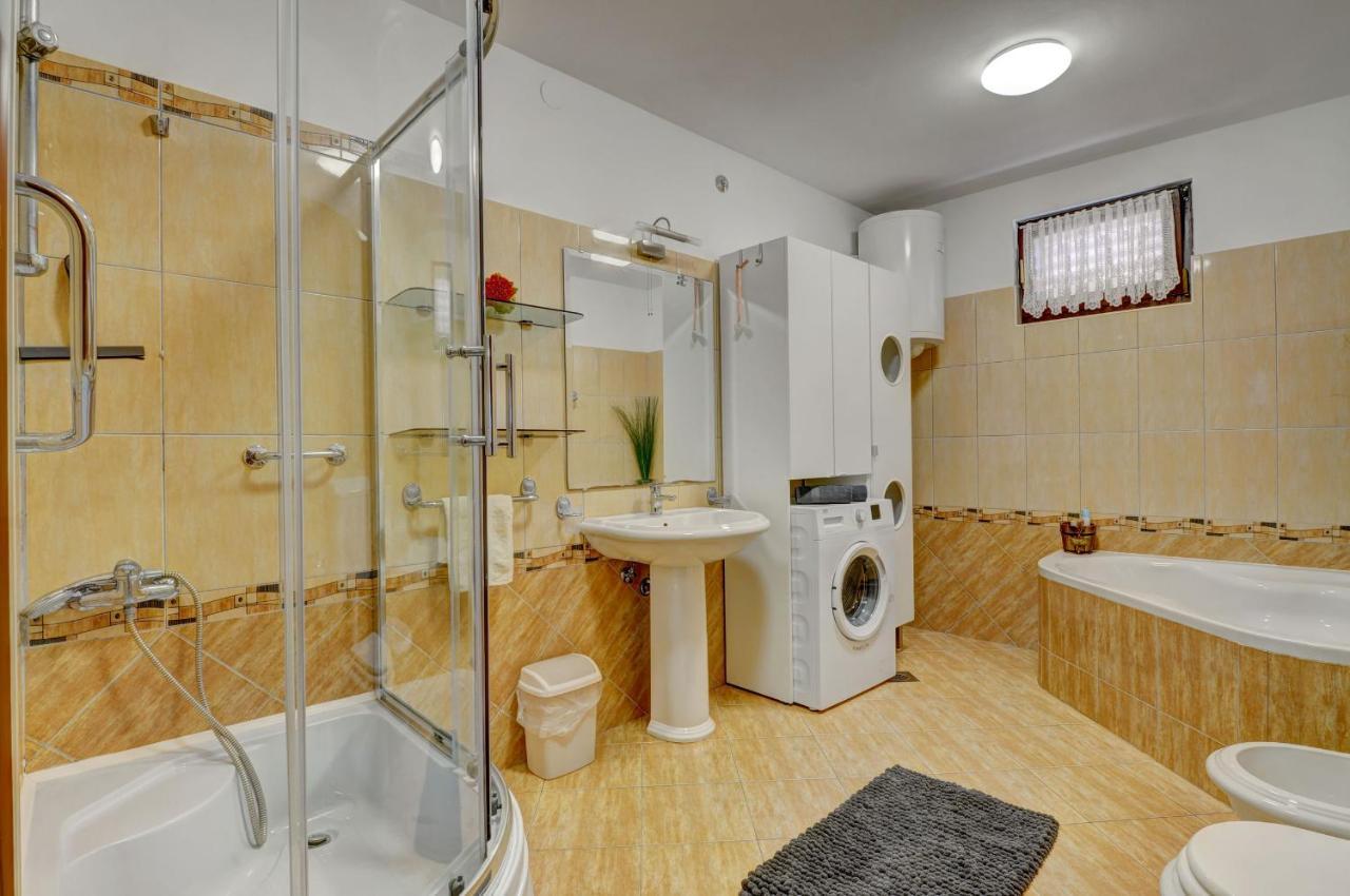 Apartments Babic Fažana Екстериор снимка